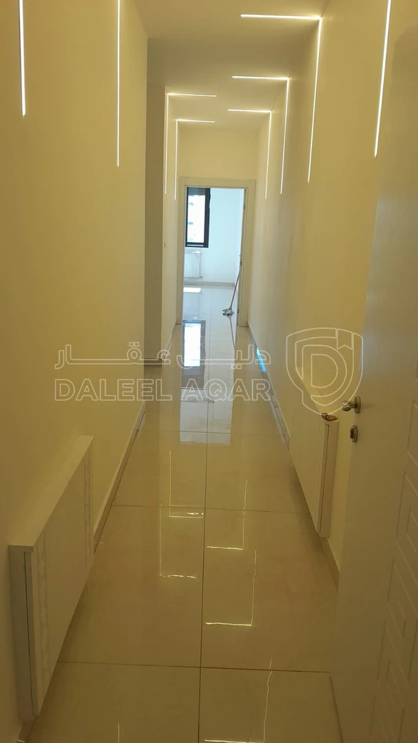 شقة في اراضي غرب عمان - 120,000 دأ - صورة 1